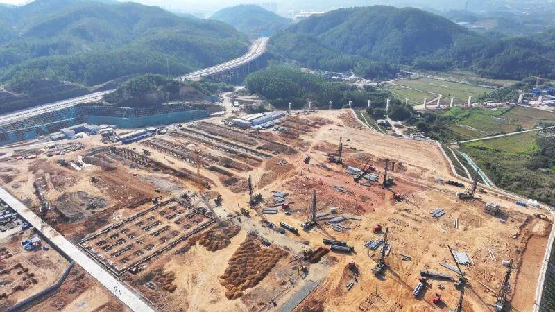 深圳18个重大项目动工总投142亿！“世界级汽车制造城”添马力