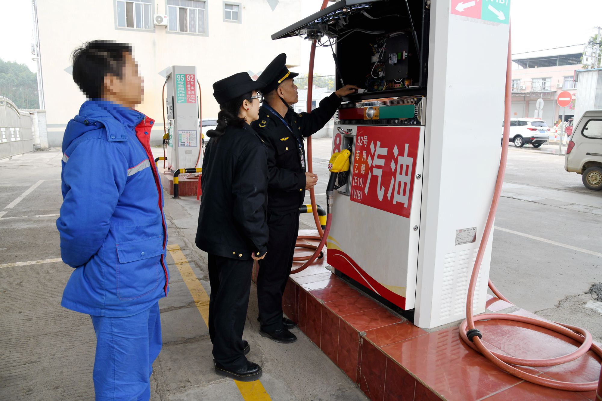 Pg电子：保护消费者合法权益！广西来宾市市场监管局公布2024年度消费维权十大典型案例(图1)