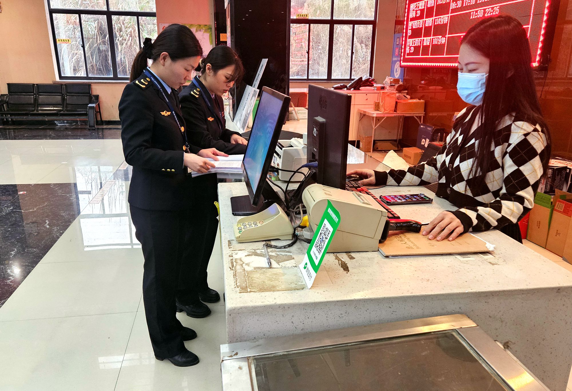 Pg电子：保护消费者合法权益！广西来宾市市场监管局公布2024年度消费维权十大典型案例(图2)