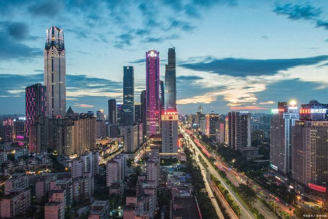 12亿空房没人住41%家庭手握多套房！2025年还没上车的反而赚了(图2)