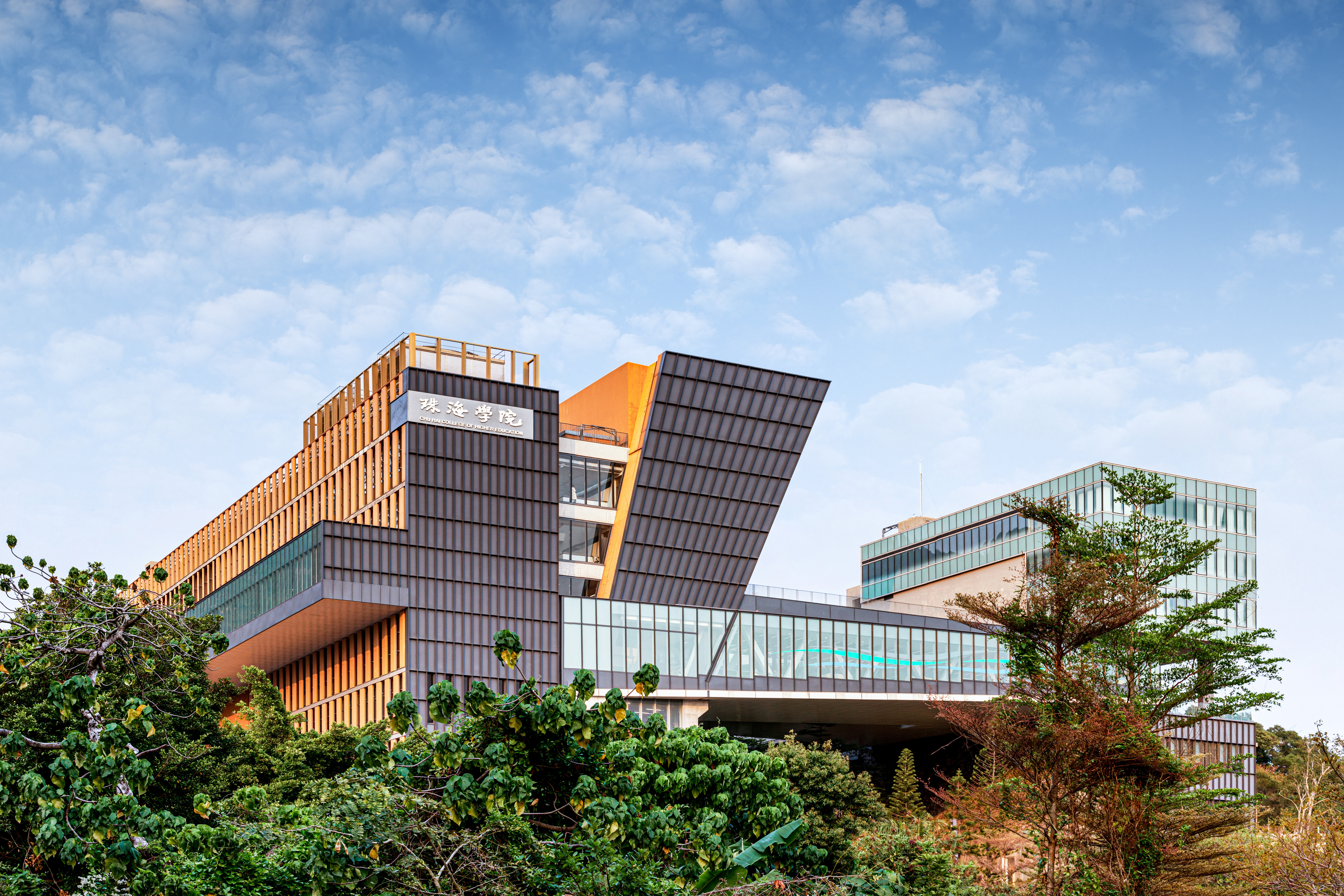 Pg电子：品牌价值突破200亿！国贸地产荣膺2025房地产开发企业品牌价值TOP17(图4)