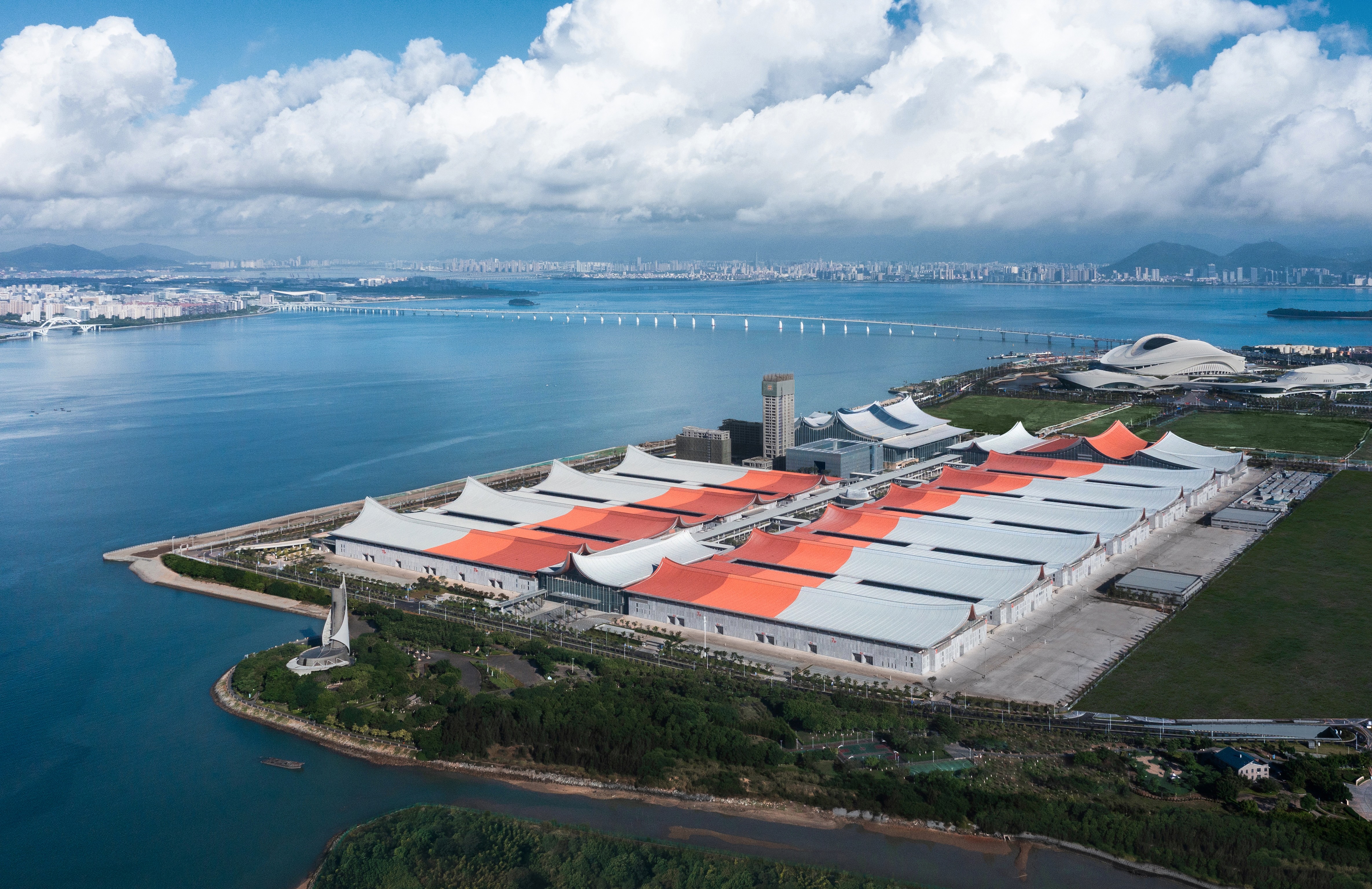 Pg电子：品牌价值突破200亿！国贸地产荣膺2025房地产开发企业品牌价值TOP17(图6)