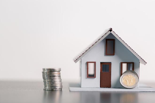 Pg电子：限购松绑+利率下调2024年买房窗口期真的来了？(图2)