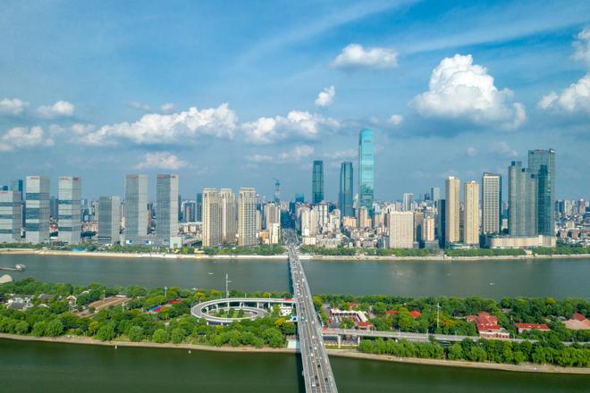 Pg电子：2026年房地产市场如何走？中央重磅部署：稳楼市、去库存(图1)