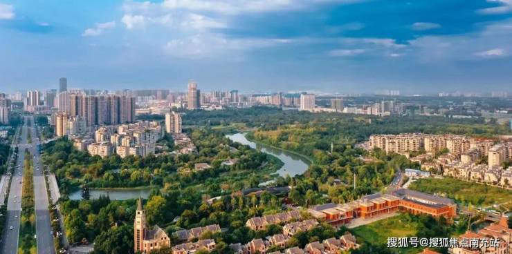 成都置业指南热门板块解析房产升值空间投资潜力区域当下热搜关键词逻辑划分无标点结尾