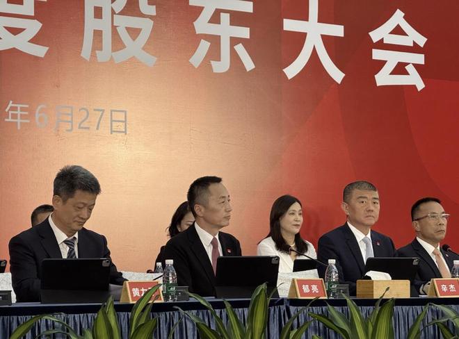 万科再无郁亮：率先喊出“活下去”的人先行离场